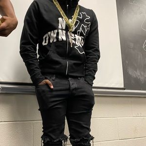 Meet your Posher, Devin